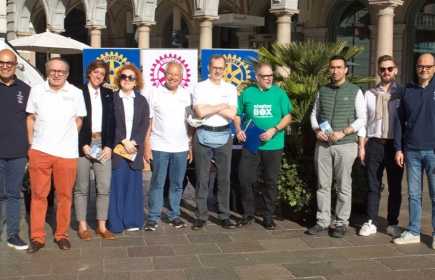 Alcuni volontari dei Club con Franco Zambrino, Delegato ShelterBox del Distretto 1980 (in maglia verde)